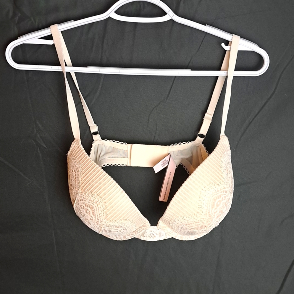 VS Dream Angel's Laced Push Up Bra